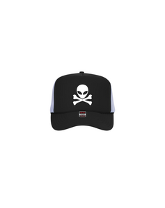 ALIEN SKULL BLACK & WHITE TRUCKER HAT